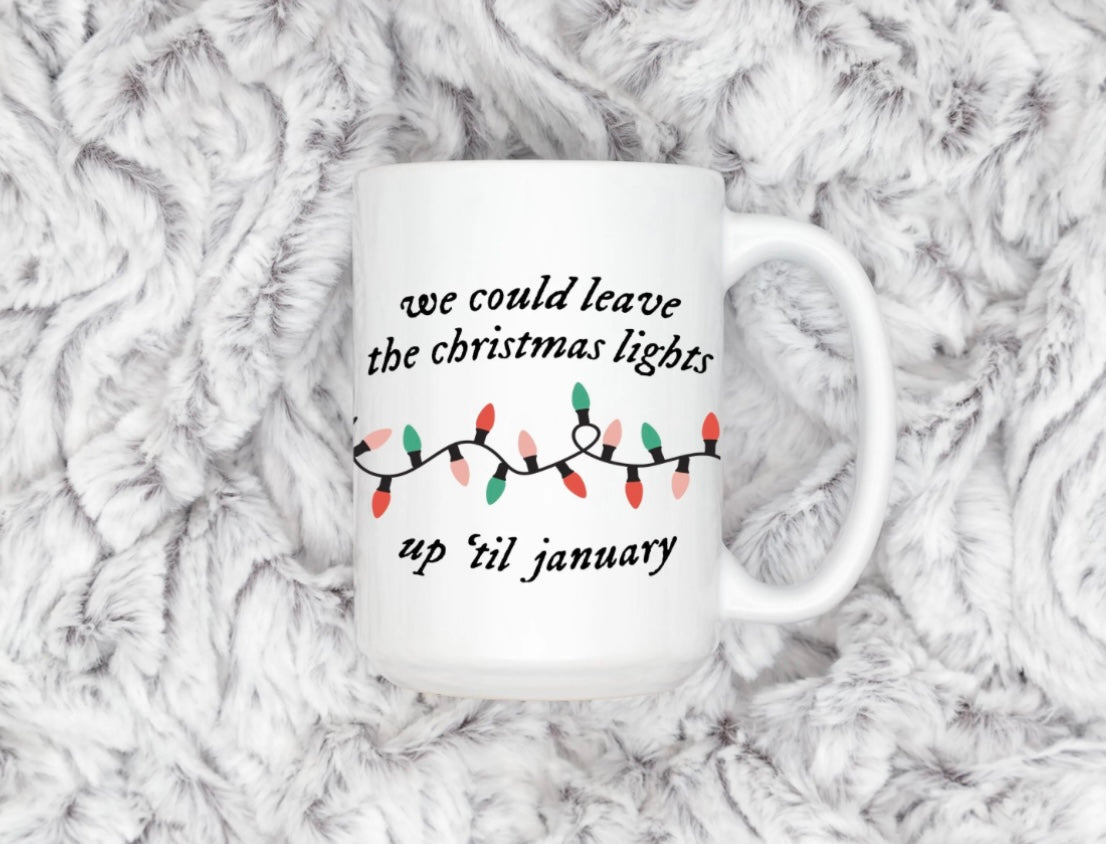 Taza con luces navideñas para amantes